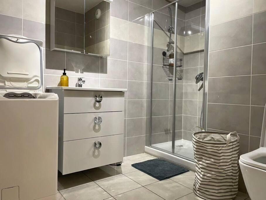Apartament Jolie Vue Au Calme Évian-les-Bains Zewnętrze zdjęcie