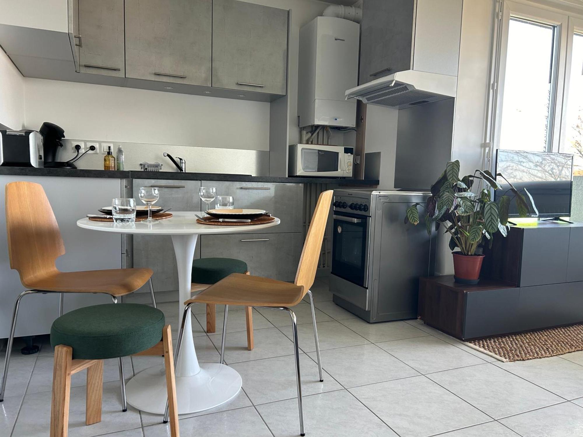 Apartament Jolie Vue Au Calme Évian-les-Bains Zewnętrze zdjęcie